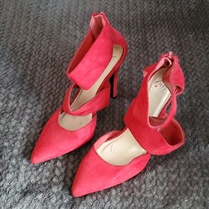 Red Strap Pump